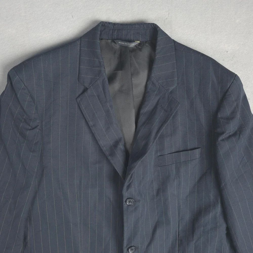 Banana Republic command attention